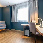 Travelodge Airport Отель Малага