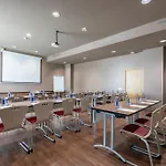 Отель Travelodge Airport
