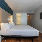 Отель Travelodge Airport Малага