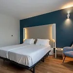 Travelodge Airport Отель Малага