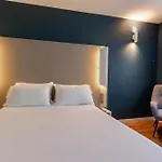Отель Travelodge Airport