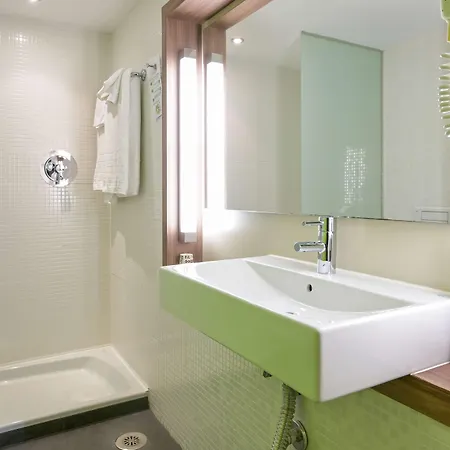 Campanile Airport Hotel