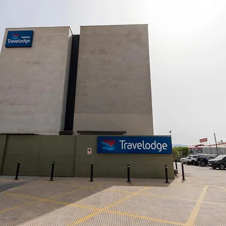 Travelodge Airport Hotel 3*