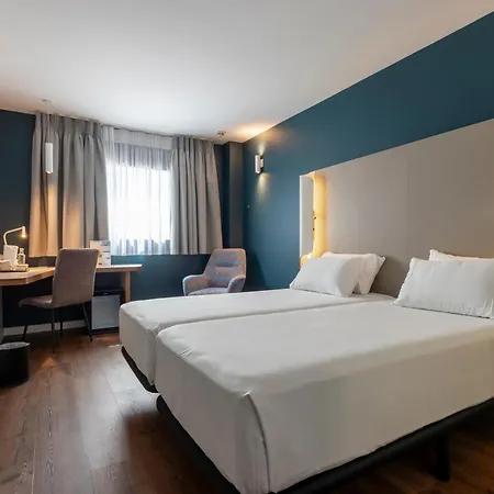 Hotel Travelodge Airport 3*