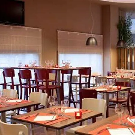 Campanile Airport Hotel 3*