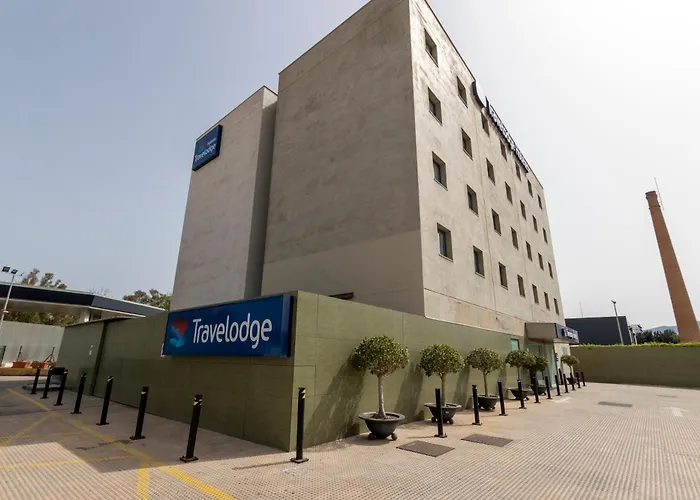 فندق Travelodge Airport 3*
