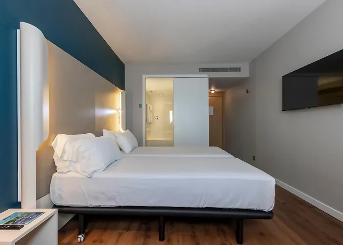 فندق Travelodge Airport مالقة