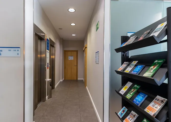 فندق Travelodge Airport 3*