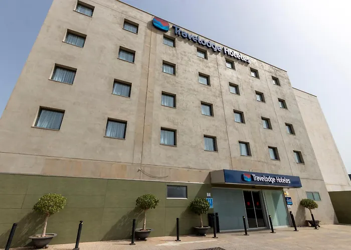 Travelodge Airport فندق مالقة