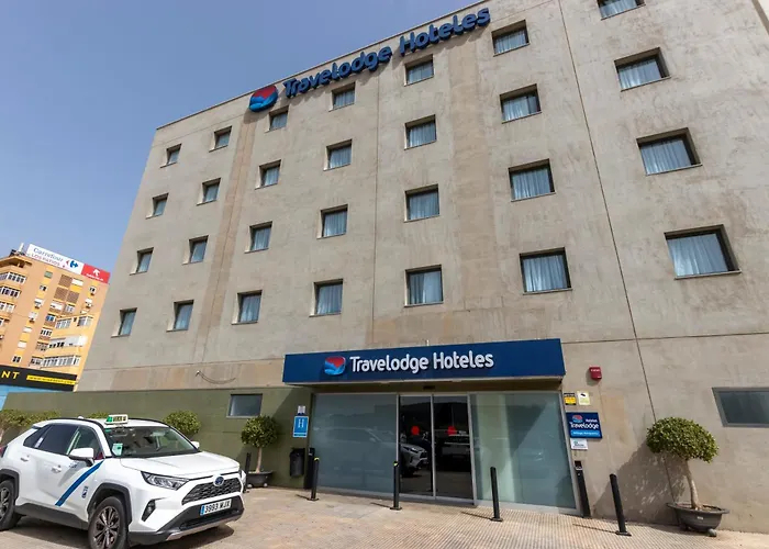 Travelodge Airport 3* مالقة